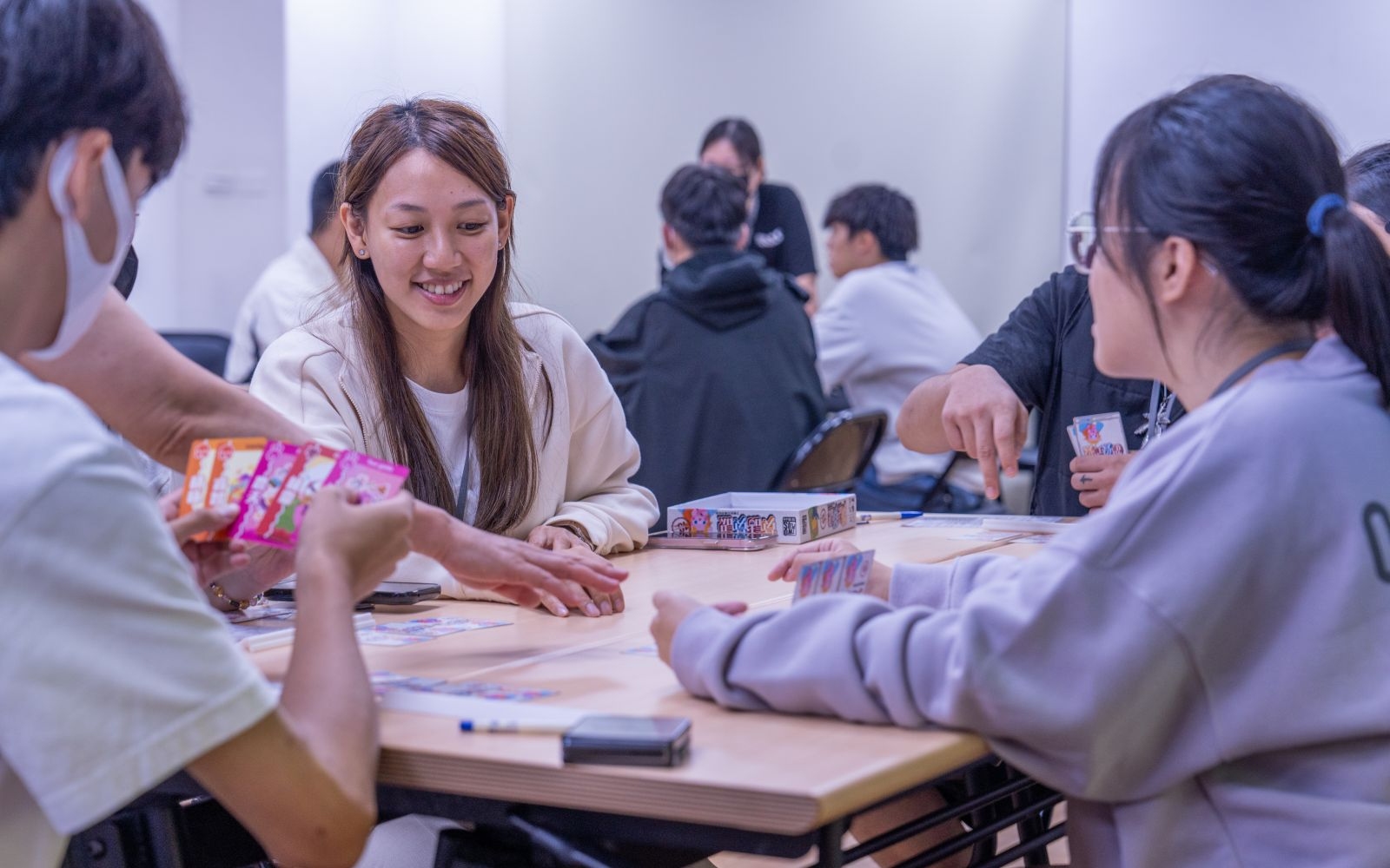 講師引導學員透過遊戲發言