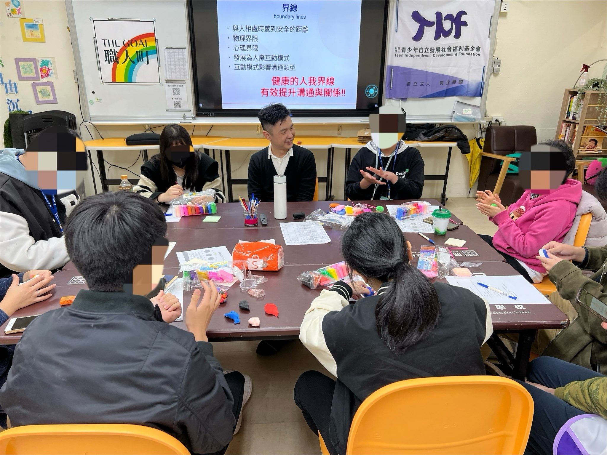 博堯諮商師帶領輕黏土藝術治療