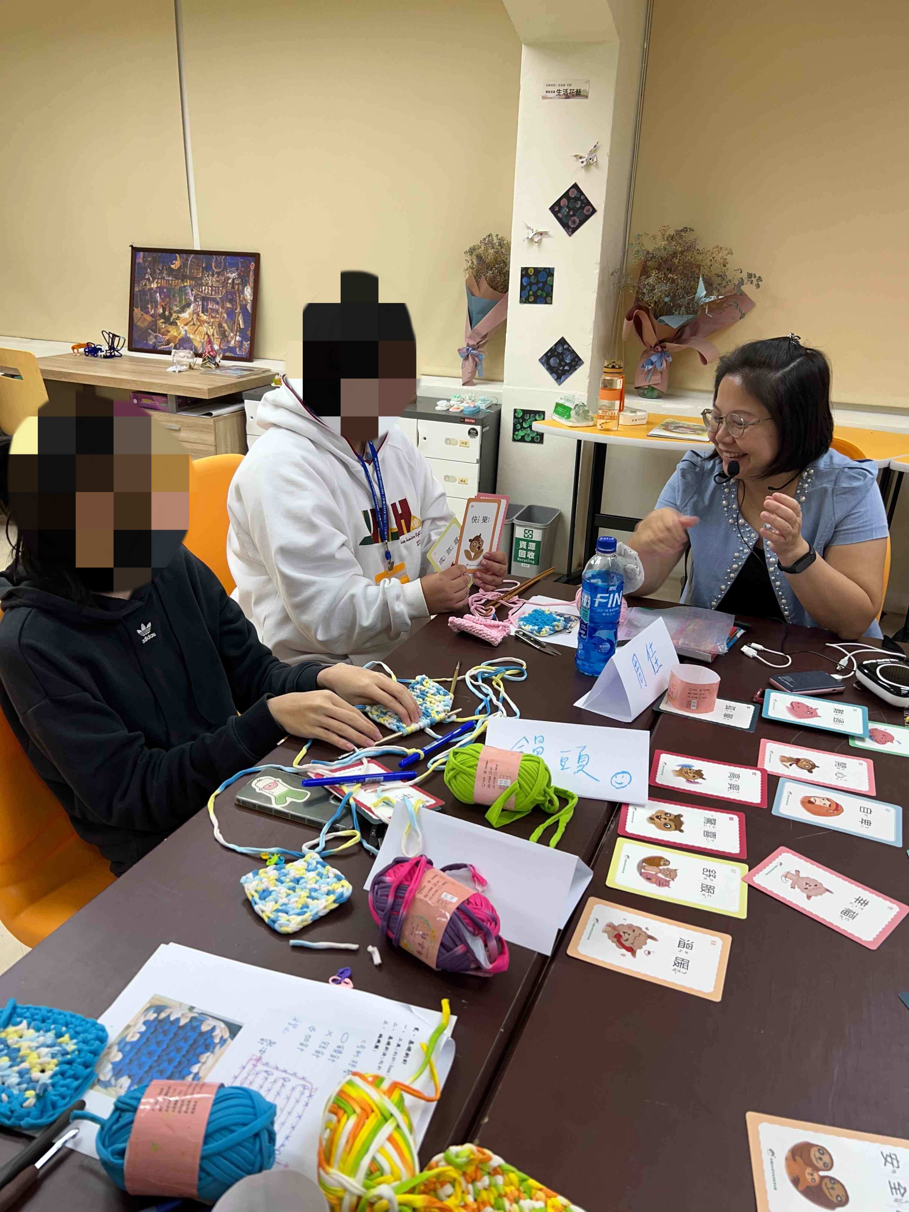 翔好心理師引導同學討論人際問題