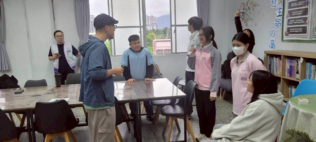 丘國鋒心理師邀請同學分享自己的想法