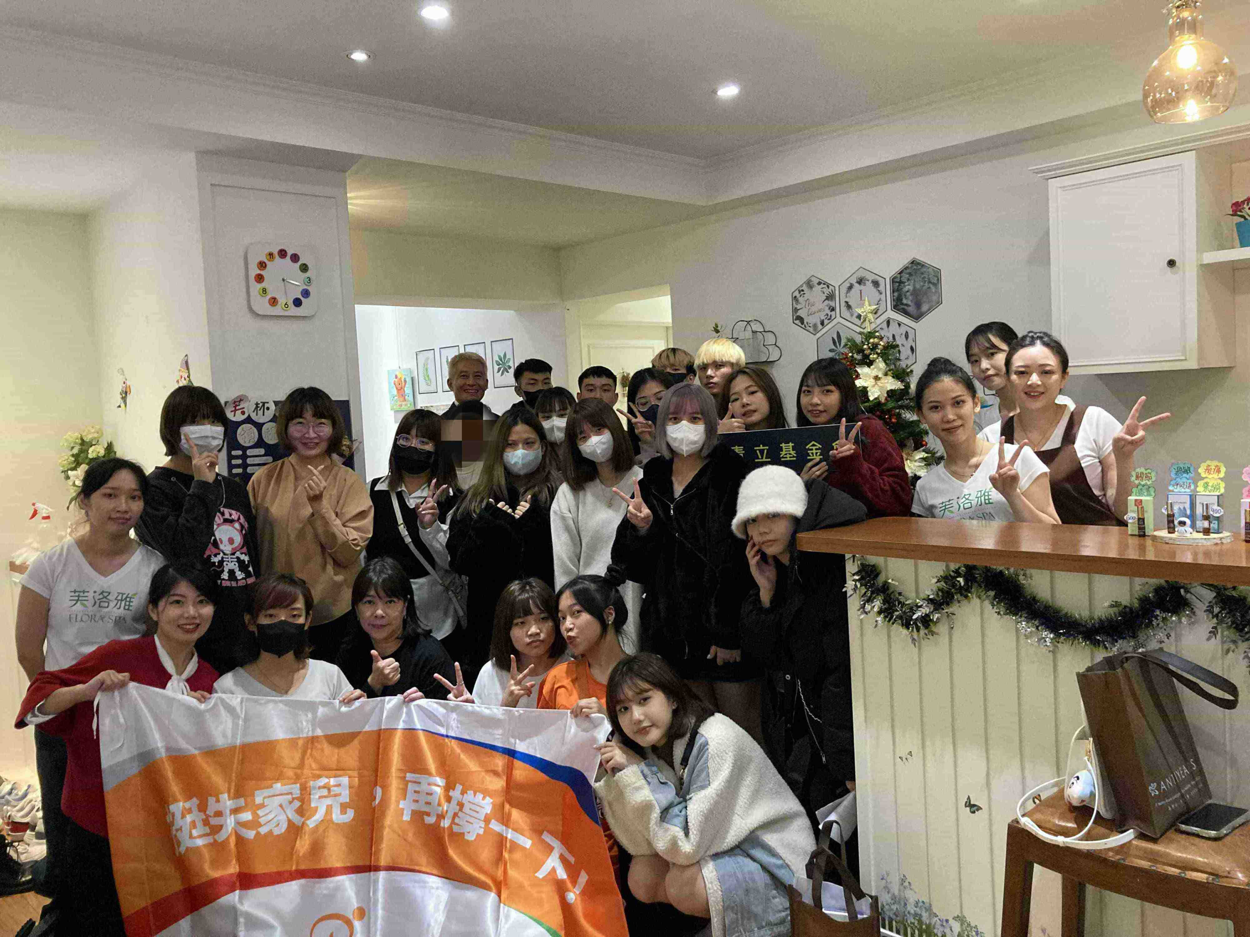 參訪團開心合影