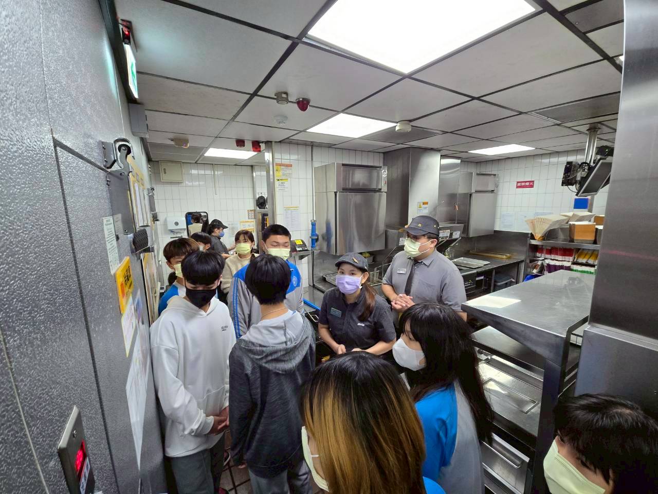 店大使介紹冷藏與冷凍設備