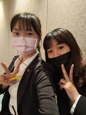 擔任英文人員的豆豆，接待國外來賓