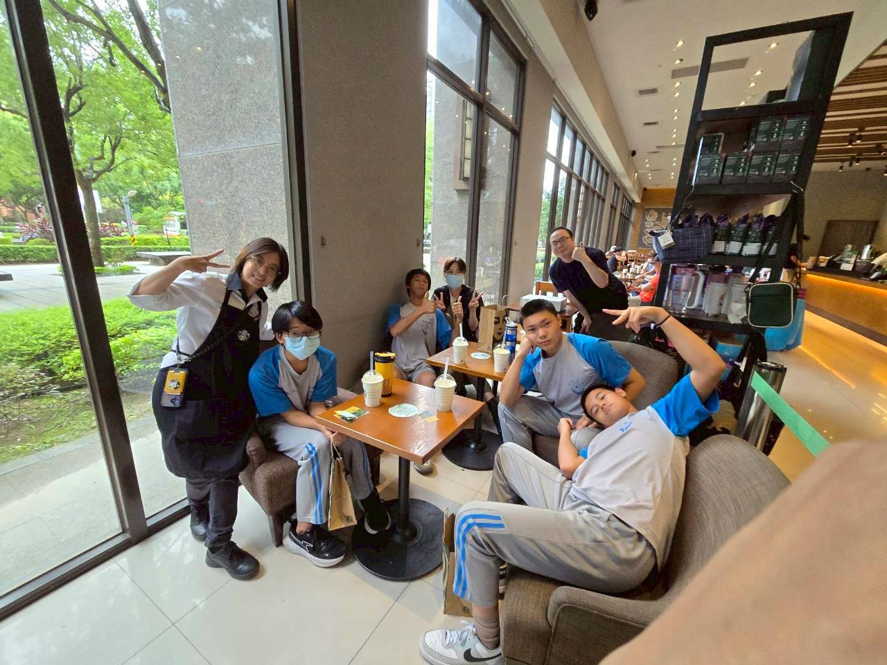 【活動報導】青立會 × 新北明德國中 × 星巴克就業培力啟航(標題圖檔)